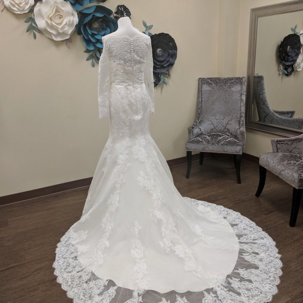 NWT Wedding Dress Size 14 Long Sleeve Lace Mermaid Illusion sleeve off shoulder - Picture 6 of 8